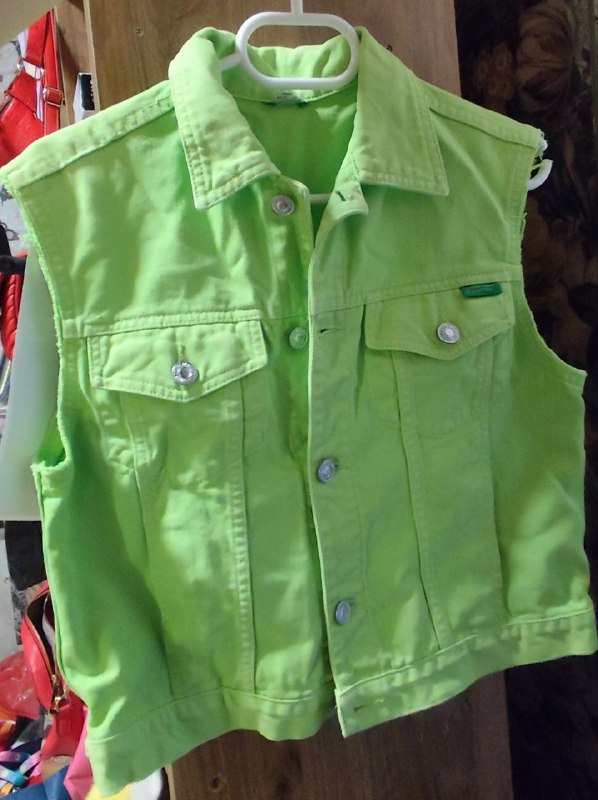 Зеленая жилетка United Colors of Benetton 2
