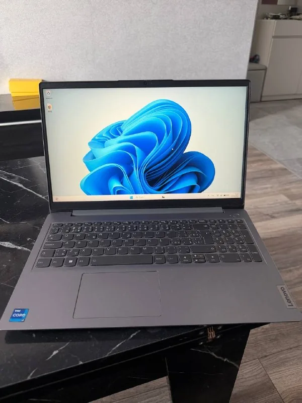 Ноутбук Lenovo IdeaPad 3 15ITL6 1