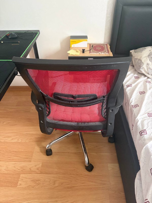 Офисное компьютерное кресло с поддержкой поясницы