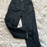 Джинсы BDG, штаны Nike, Trapstar, худи Ralph Lauren, куртка ASOS 2