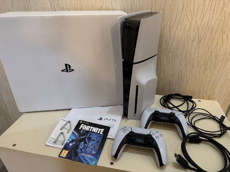 Playstation 5 Slim Disk Version с двумя контроллерами и комплектом