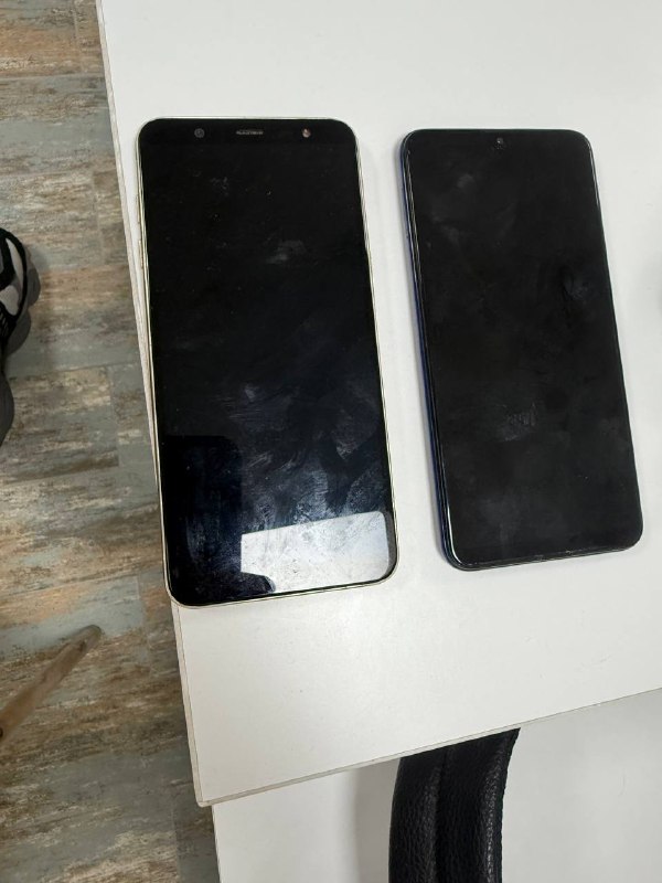 Два Android смартфона Samsung