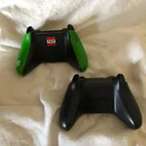 Два контроллера Xbox 2