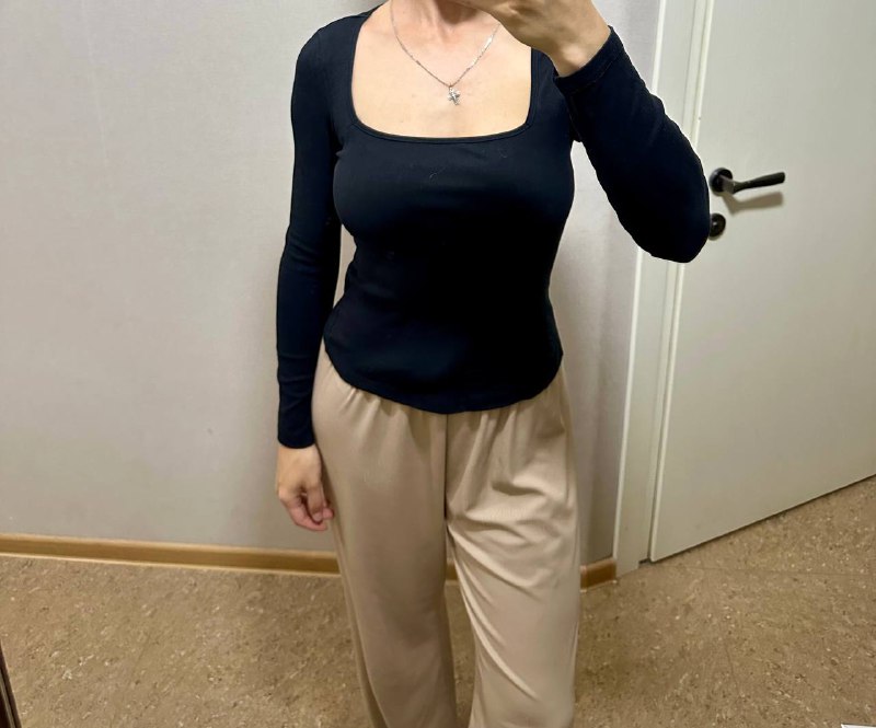 Женская одежда: брюки, юбки, топы, платья, кардиган, толстовка, футболка 7