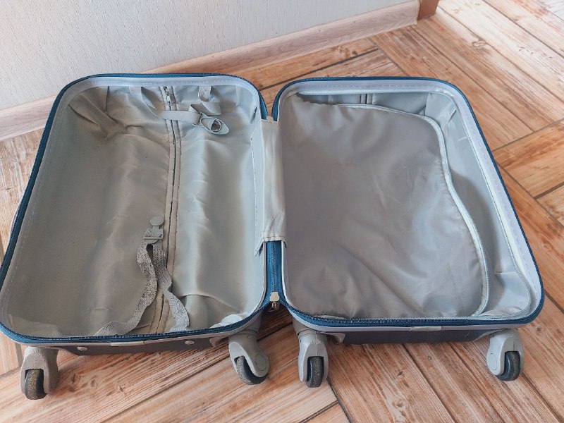 Синий чемодан ручная кладь б/у 4