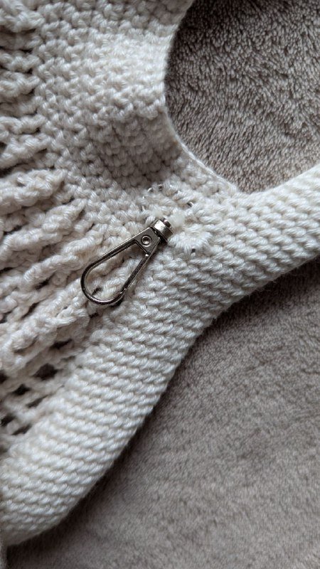 Сумка-авоська ручной работы из бежевого, черного и белого цвета