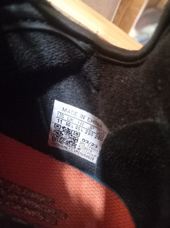 Книги, кроссовки Adidas, ботинки Verbenas 3