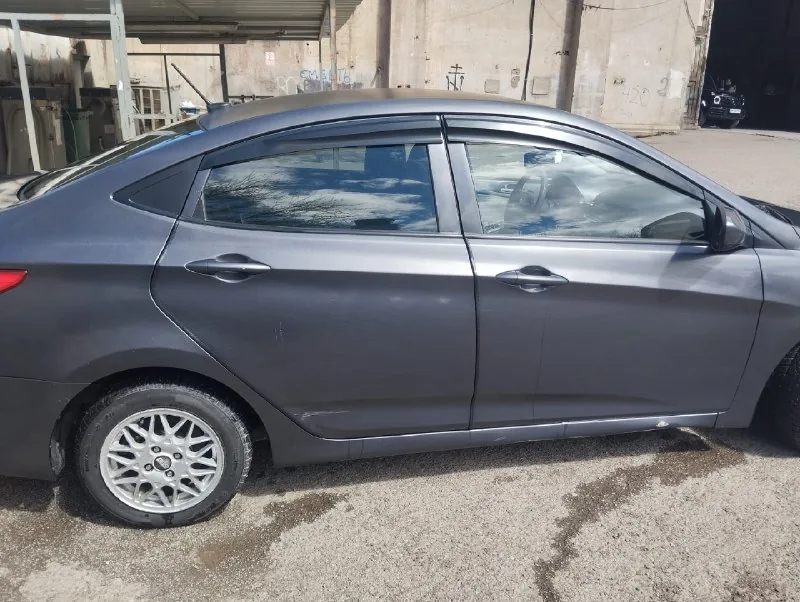 Hyundai Accent 2012 автомат 7