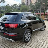 Audi Q7 4