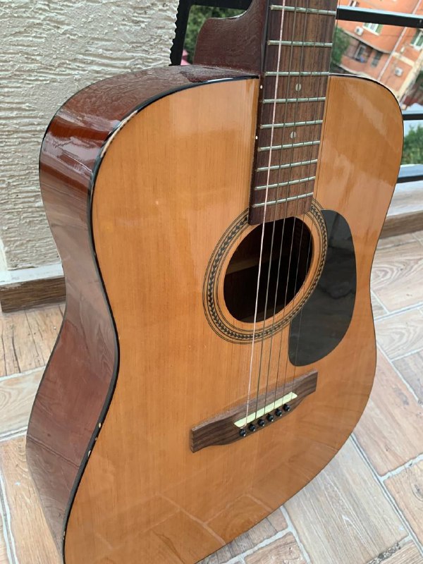 Гитара акустическая с чехлом 2