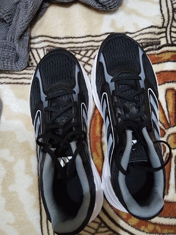 Кроссовки Adidas новые