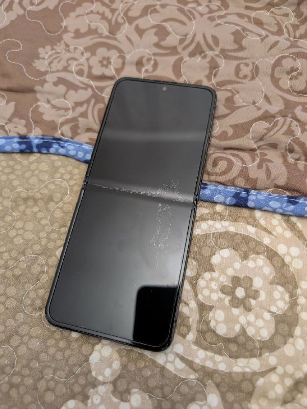 Samsung Galaxy Z Flip 4 5