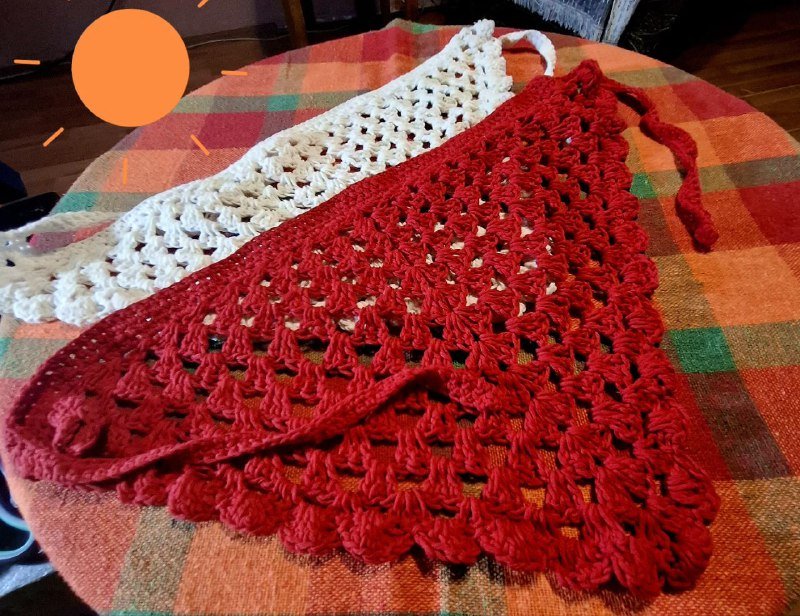 Вязаные шали красного и розового цветов 2