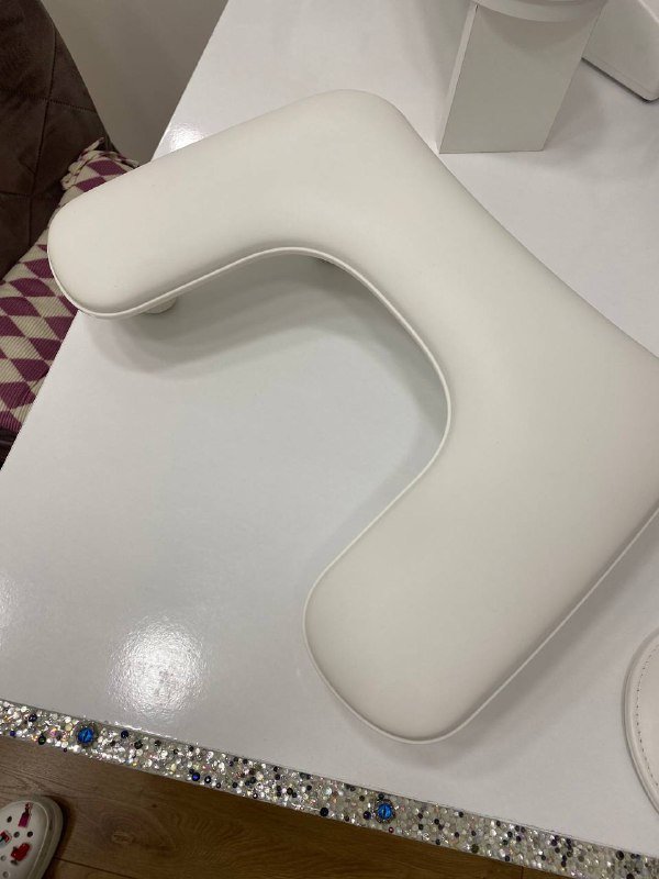 Маникюрная подставка для рук 7