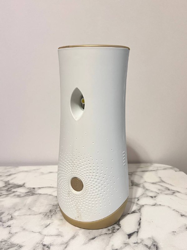 Электробритва Philips 5000 с чехлом и станцией 8