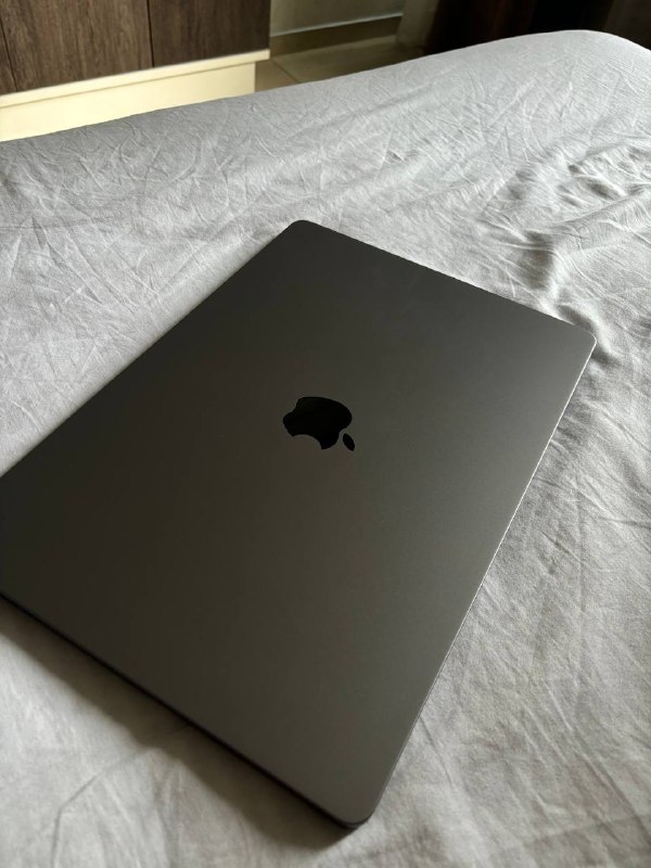 Gaming Laptop RTX4060, Macbook Air 15-inch 2