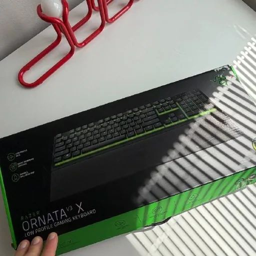 геймерская клавиатура RAZER Ornata V3 X, мышь LOGITECH G502 HERO, коврик Genesis Polon XL