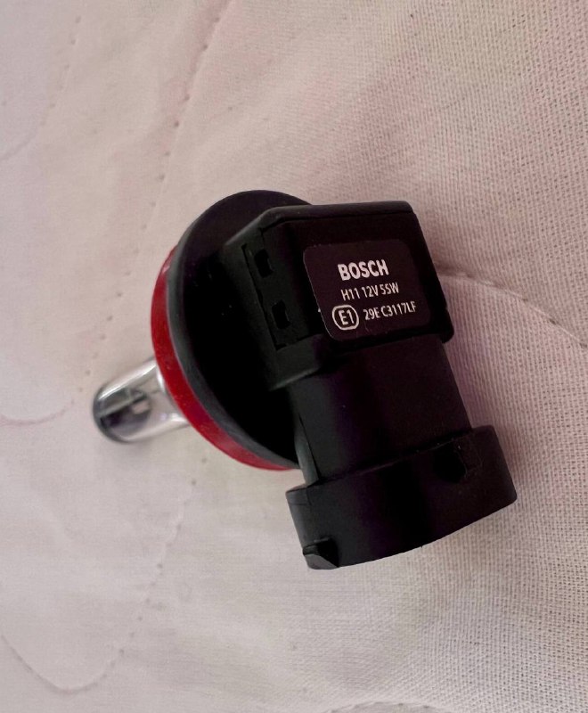 Свечи зажигания, знак аварийной остановки, лампочка Bosch, держатель телефона, ремкомплект шин, антифриз, канистра, накладки на ремень 3
