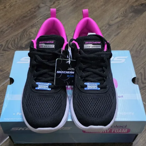 Женские кроссовки Skechers