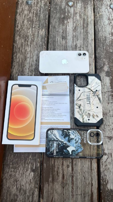 iPhone 12 64GB белый с чехлами и коробкой 8