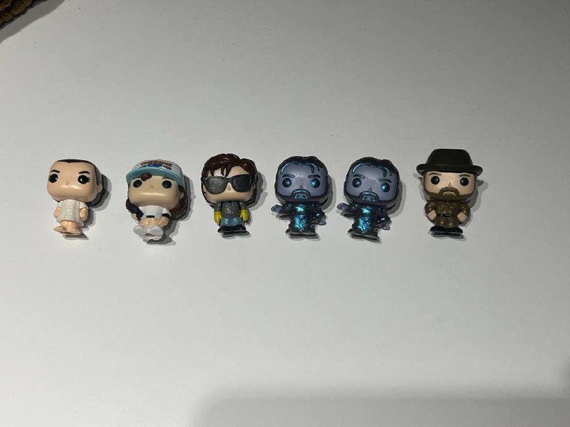 Игрушки с киндер Очень странные дела обмен