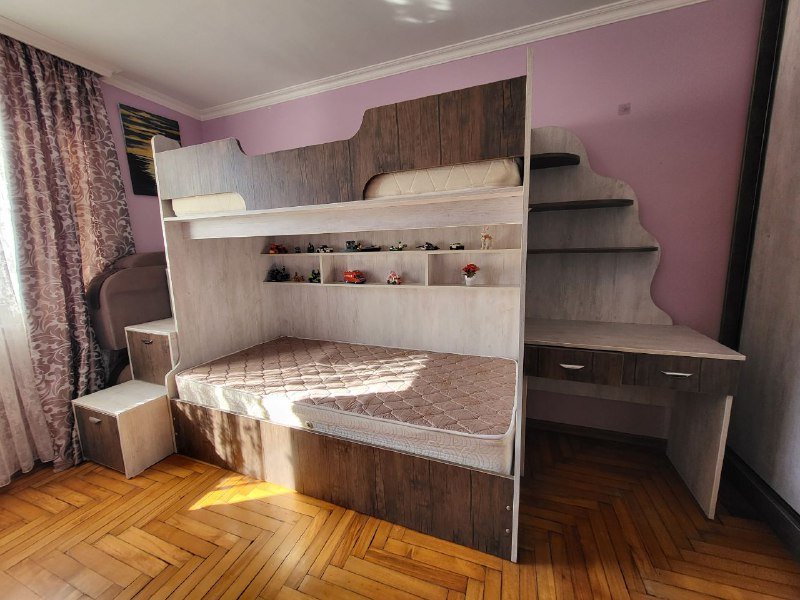 Кровать двухъярусная с матрасами