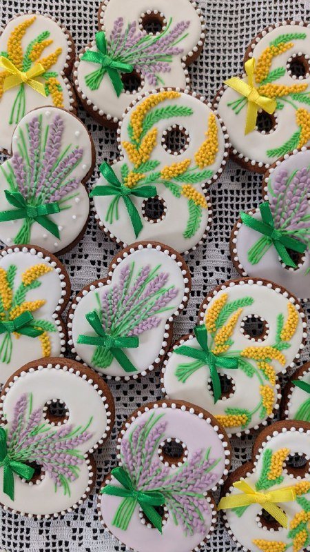 Пряники праздничные большие и маленькие