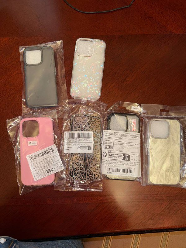 Чехлы для iPhone 16 Pro