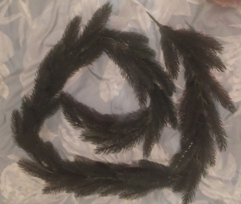 Электро обогреватель, елка, гирлянда, одеяло, покрывало, пальто 5