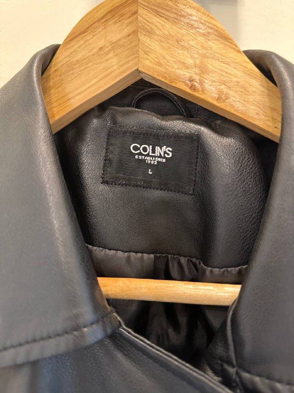 кожанка Colin’s, юбка Benetton, зеленое платье, платье-рубашка Uniqlo 3