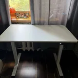 Стол с регулировкой высоты 1