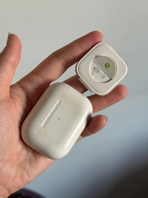 AirPods Pro 1 поколения с одним наушником и шнуром