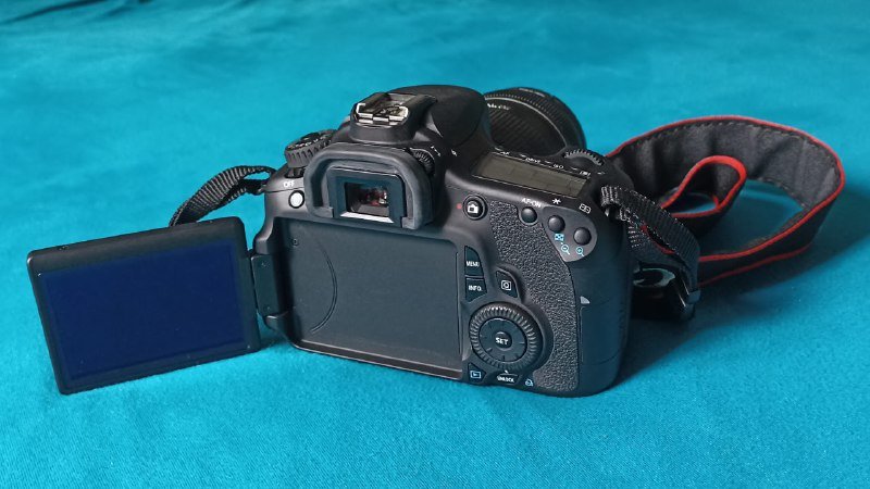 Canon EOS 60D с объективом EF-S 18-135mm, фильтрами и рюкзаком 4