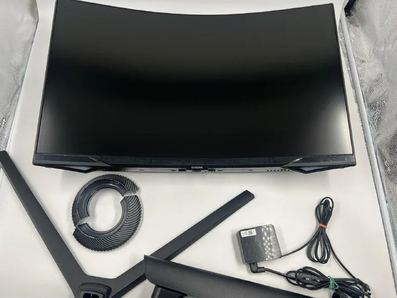 Samsung Odyssey G6 монитор 27"