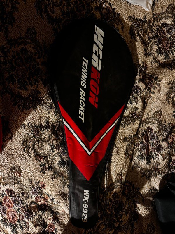 Теннисная ракетка Werkon, боксерские перчатки с бинтами