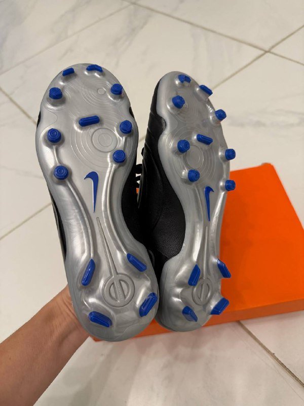 Nike Legend 10 Club FG/MG бутсы 35 размер 5