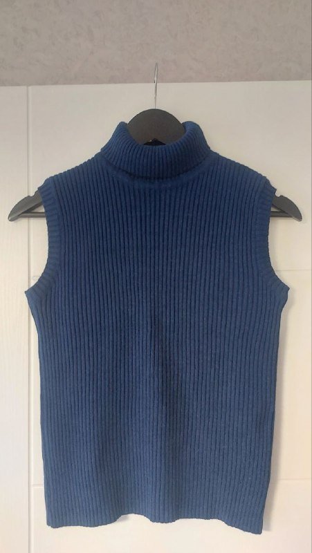 Топ синий с шерстью, Топ голубой Mango, Топ красный с открытыми плечами, Юбка, Боди, Водолазка