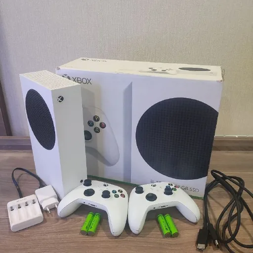 Xbox Series S 512 GB с двумя геймпадами