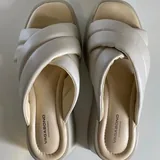 Лоферы Vagabond, ботильоны Calvin Klein, сапоги Vera Gomma, мюли Vagabond, сандалии Vagabond, сланцы Vagabond 6