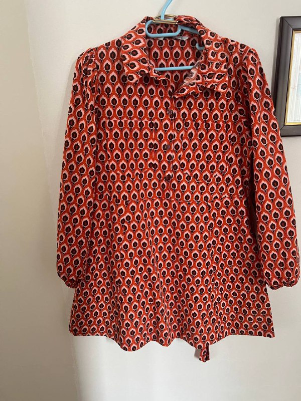 платье Zara терракотовый, платье Zara зеленый, платье H&M нюдовый, костюм голубой, топ Mango черный, юбка Copurs белый