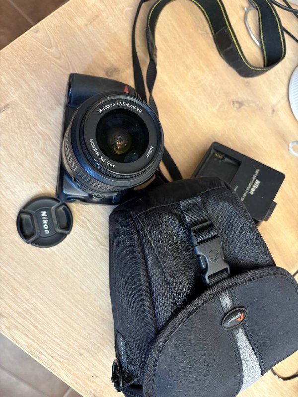 Фотоаппарат Nikon D3100, объектив 18-55mm VR, зарядка, сумка, крышка, ремень 3