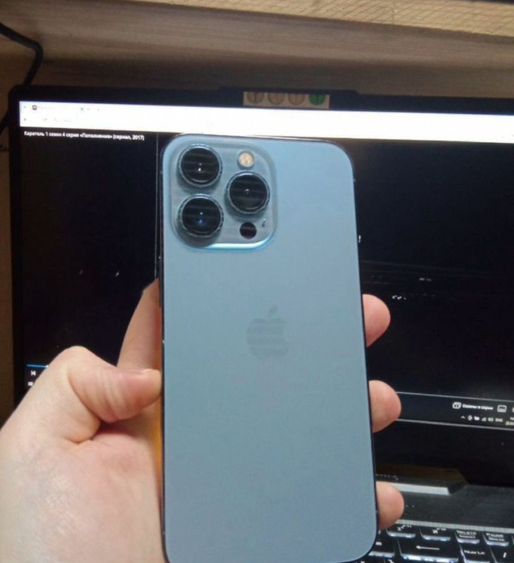 Продам iPhone 13 Pro в голубом цвете