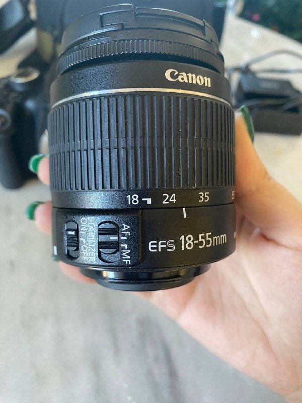 Canon EOS 600D with 18-55mm lens and accessories 5