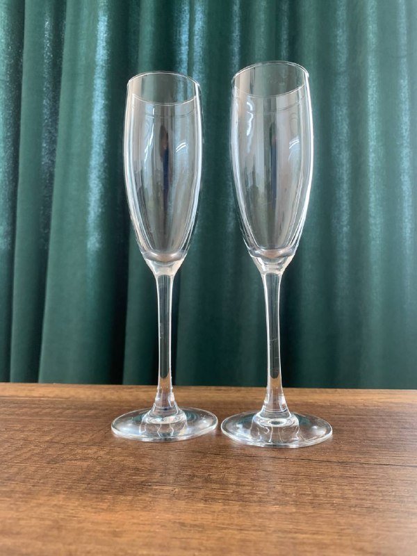 Бокалы, рюмки, стаканы, чашки, тарелки, контейнеры