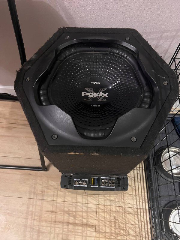 Сабвуфер автомобильный, усилитель, провода