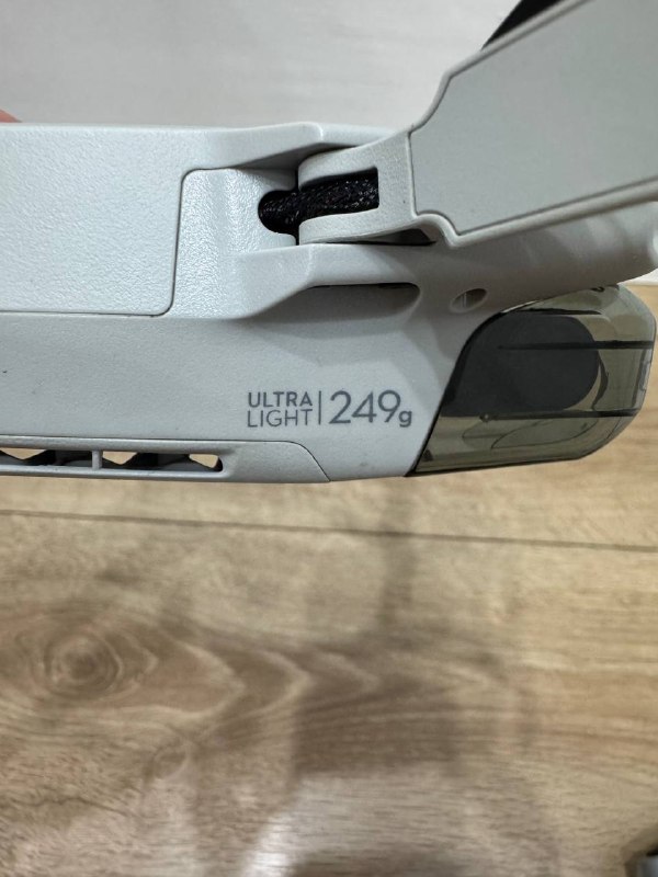 Дрон DJI mini 2 с пультом, батареями и сумкой 3