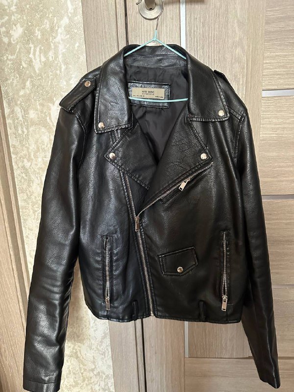 Косуха женская черная куртка кожаная