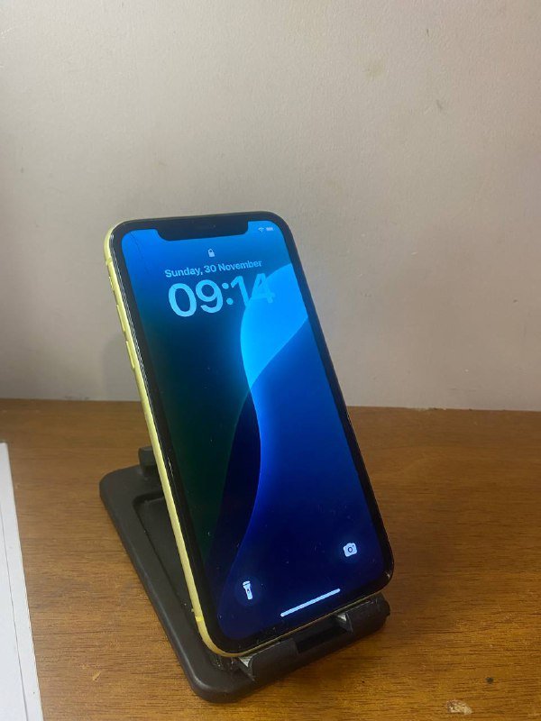 iPhone 11 желтый 128 ГБ 3