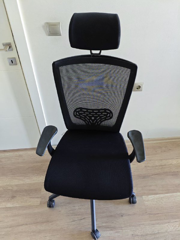 Офисное кресло