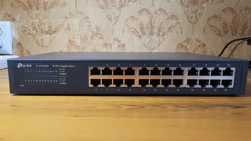 TP-Link TL-SG1024D гигабитный свитч 1